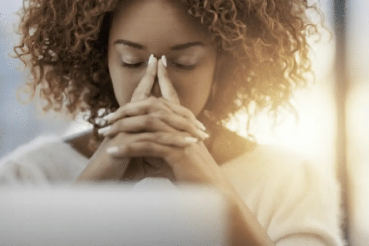 woman marking face chart