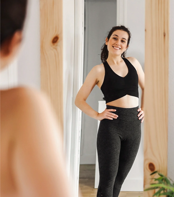 woman marking face chart